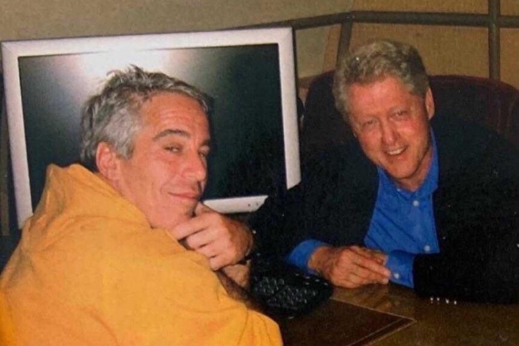 Bill Clinton, Jeffrey Epstein and Ghislaine Maxwell: an uncomfortable  connection | News Review | The Sunday Times