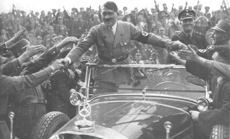 Ο Χίτλερ και η Μερσεντές του Διαβόλου | Protagon.gr