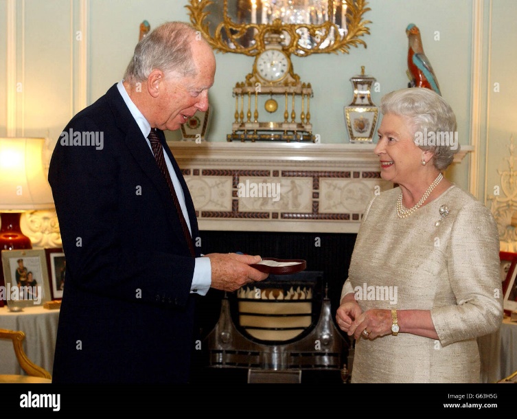 Queen meets Lord Rothschild Stock Photo - Alamy