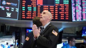 Ngeri Pasar Saham Crash, Wall Street Bubble atau Enggak Sih?